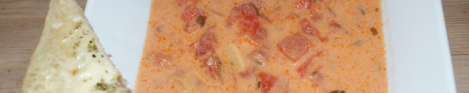 Tomatsuppe med varme ostebrød